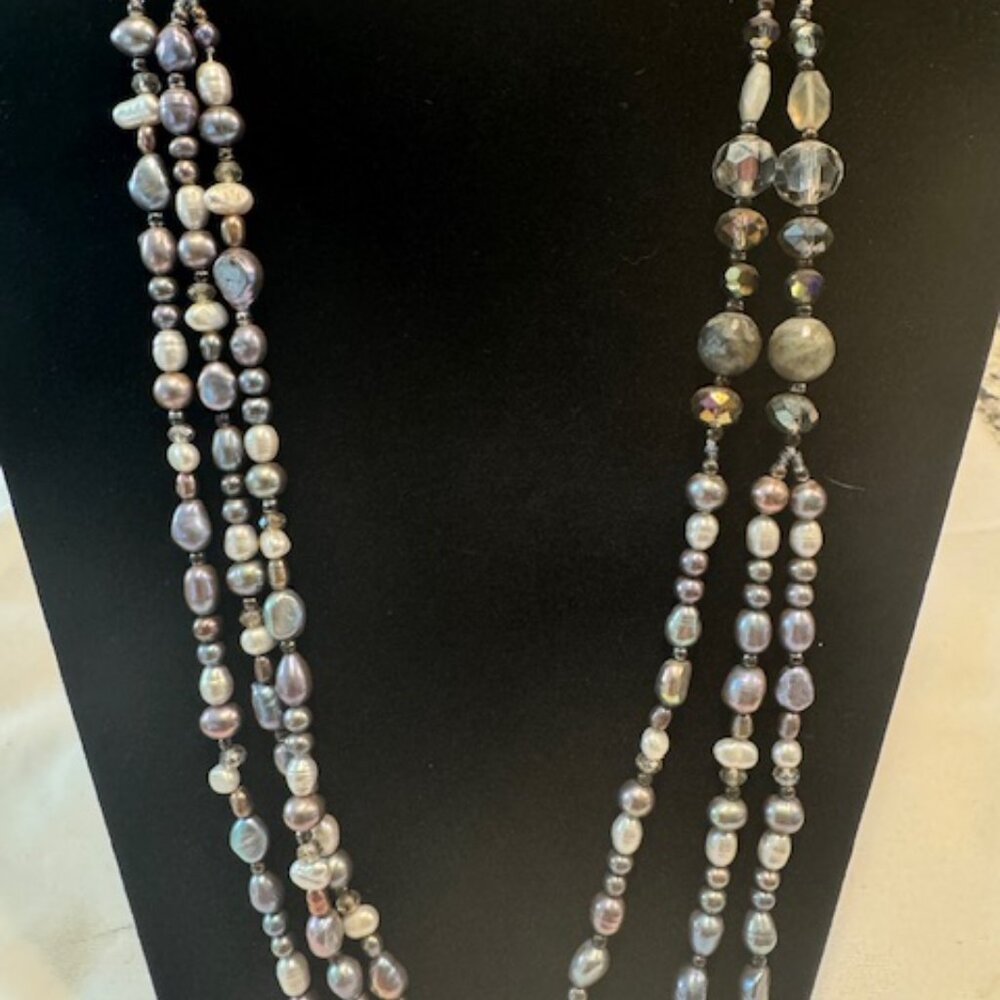 Women's beaded 18" necklace - Picture 3 of 3